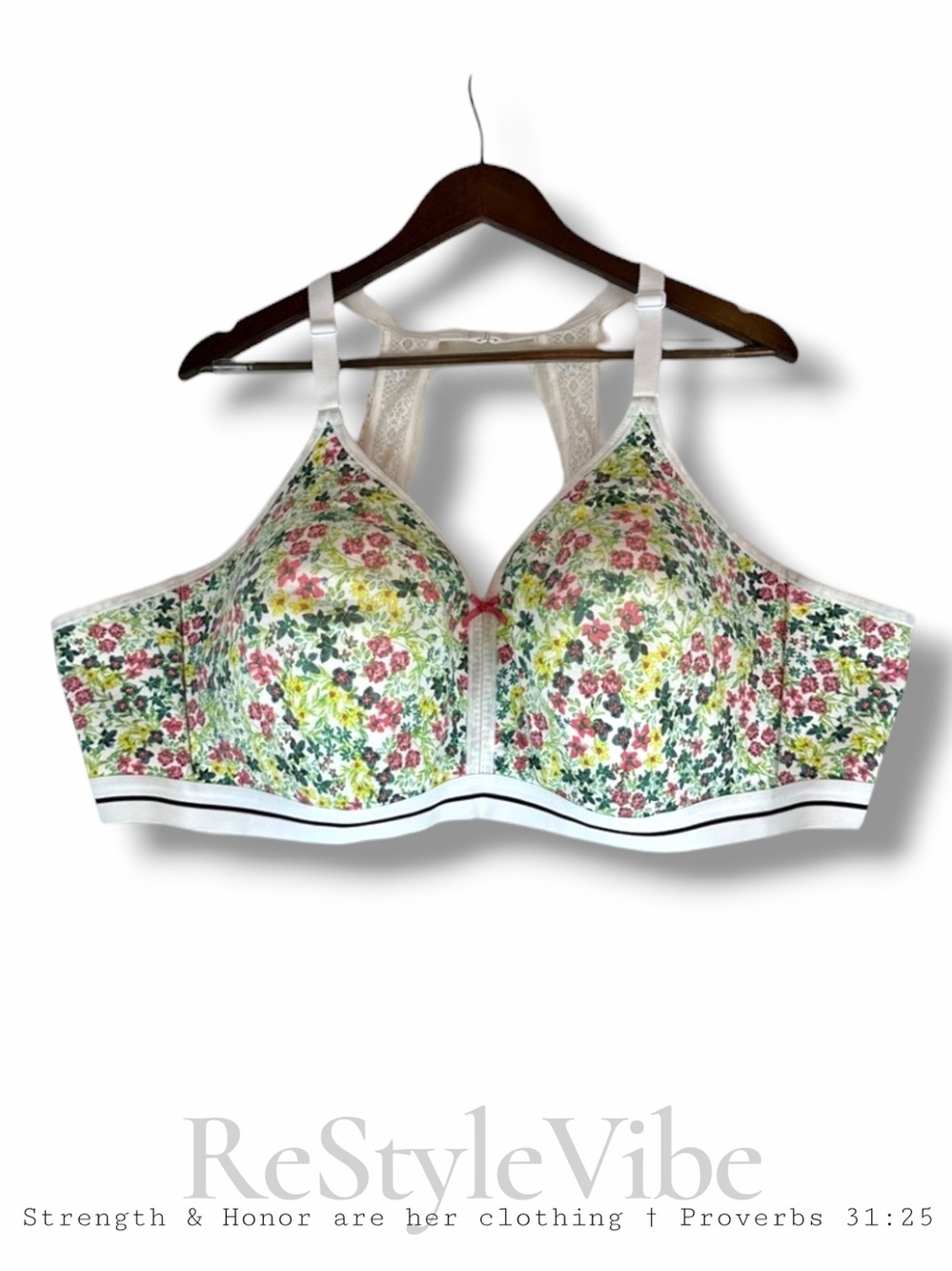 CACIQUE Bra Size 54C Lightly Lined No-Wire Style Adjustable Straps Floral